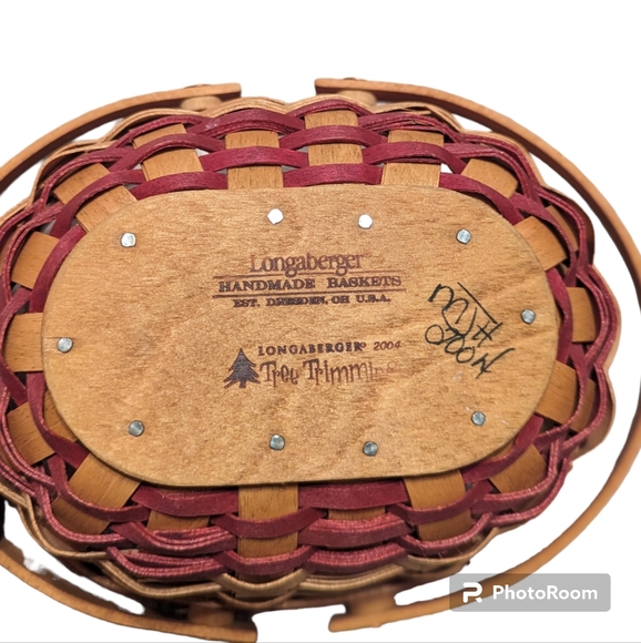 Longaberger gumdrop basket with plastic insert - Picture 2 of 4